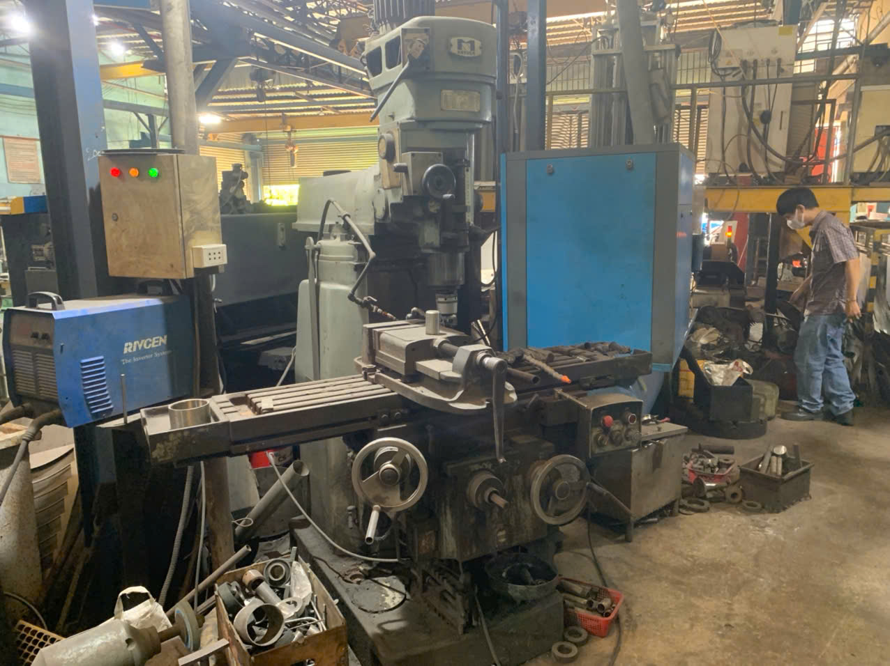 Milling machine 1.jpg